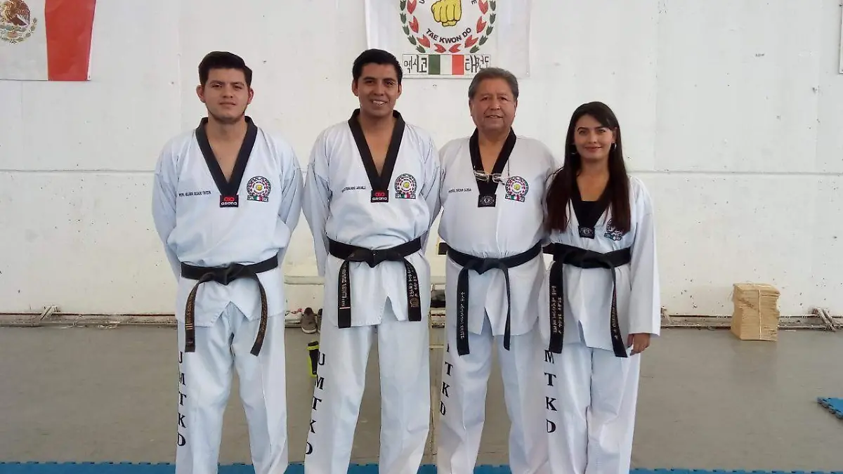 28 Alumnos de la Unión Mexicana de Tkd presentan examen2